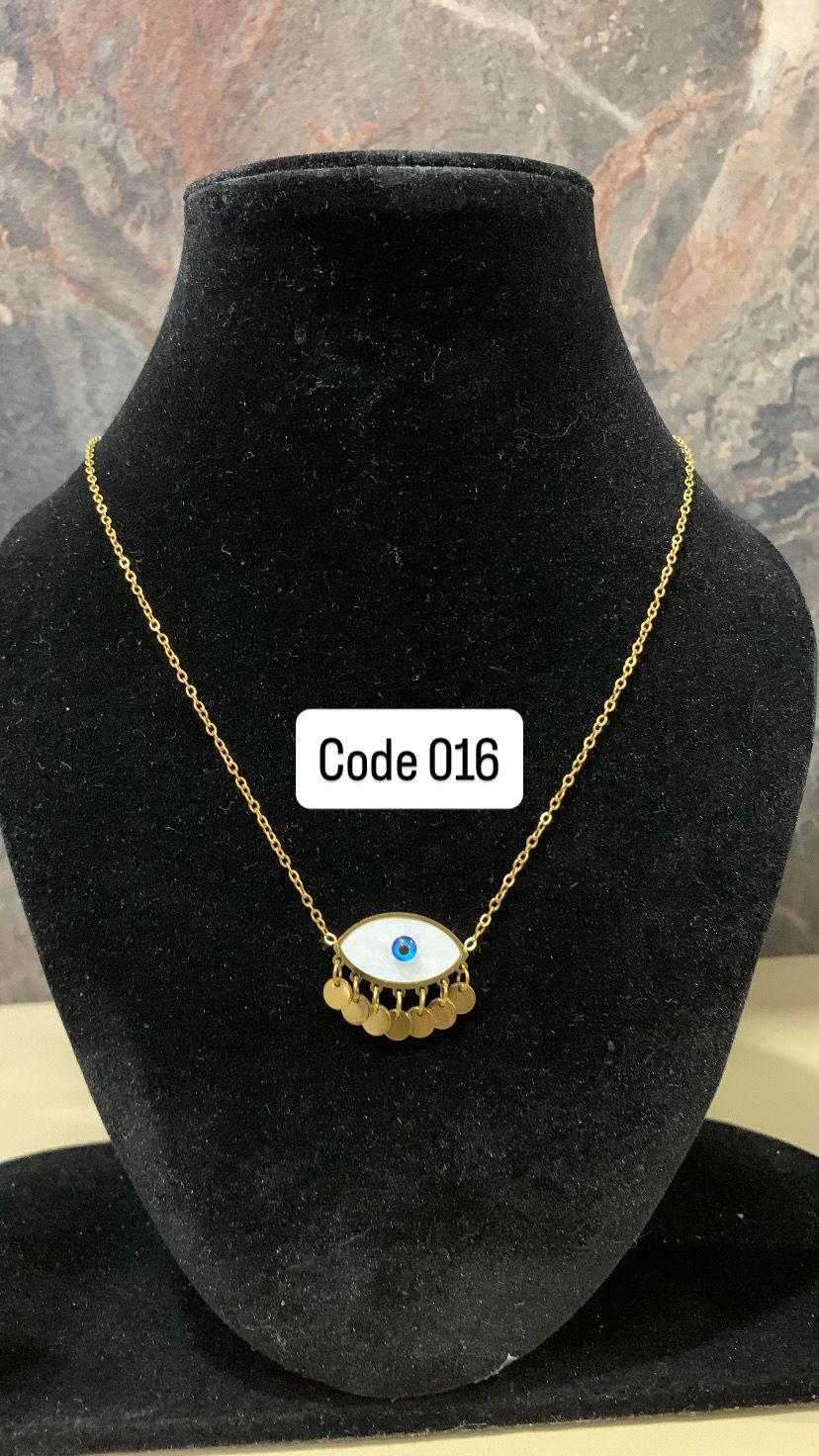 Nazariya Fringe Necklace
