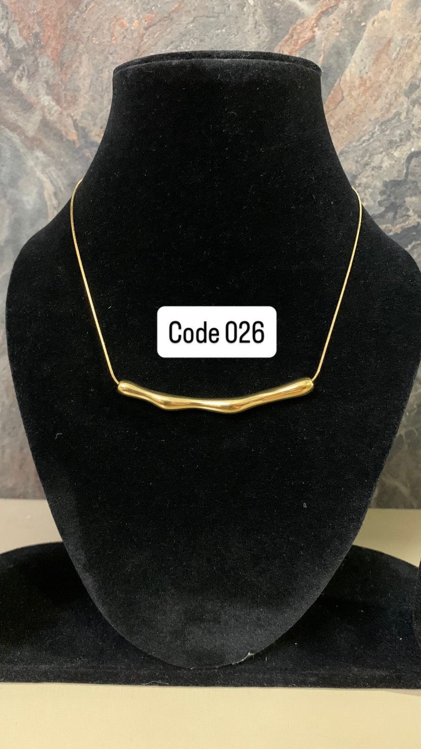 Sculpted Wave Choker